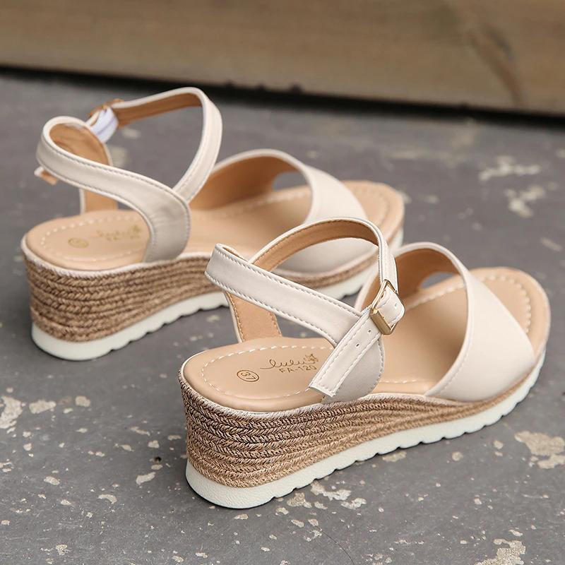 GR | Wedge sandals Step into summer with trendy wedge sandals