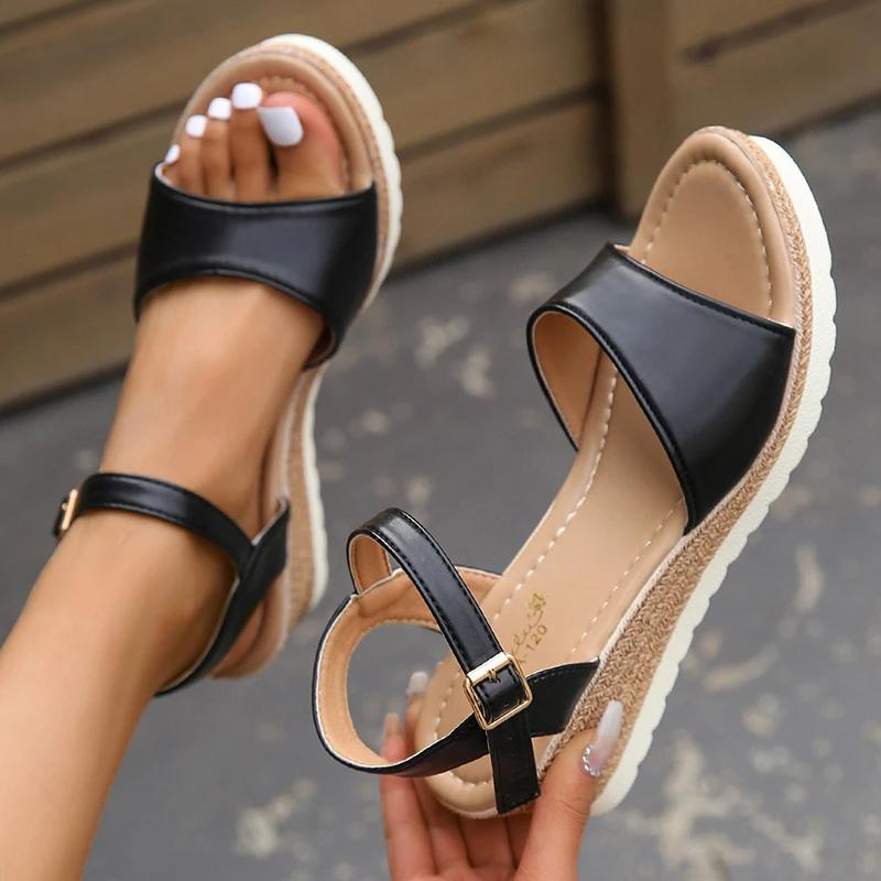 GR | Wedge sandals Step into summer with trendy wedge sandals