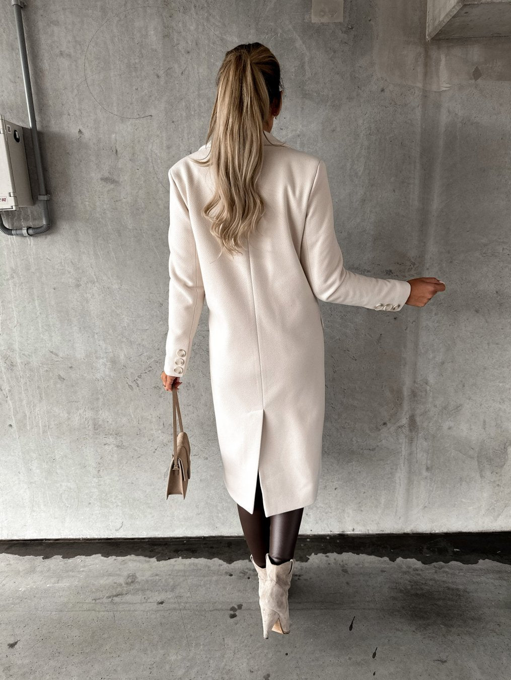 Elegant women's coat