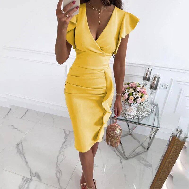 GR | Kleid mit Rüschensäumen und V-Ausschnitt
