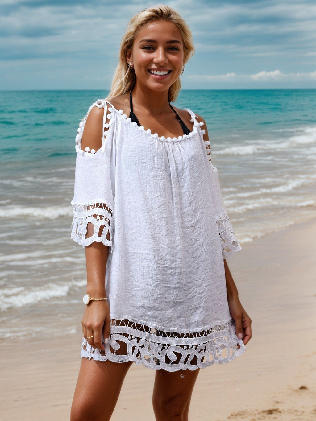 Women's beach throw with lace and tassel details, size