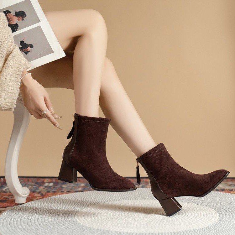 Women's ankle boots with elegant block heel and soft upper material, size GR