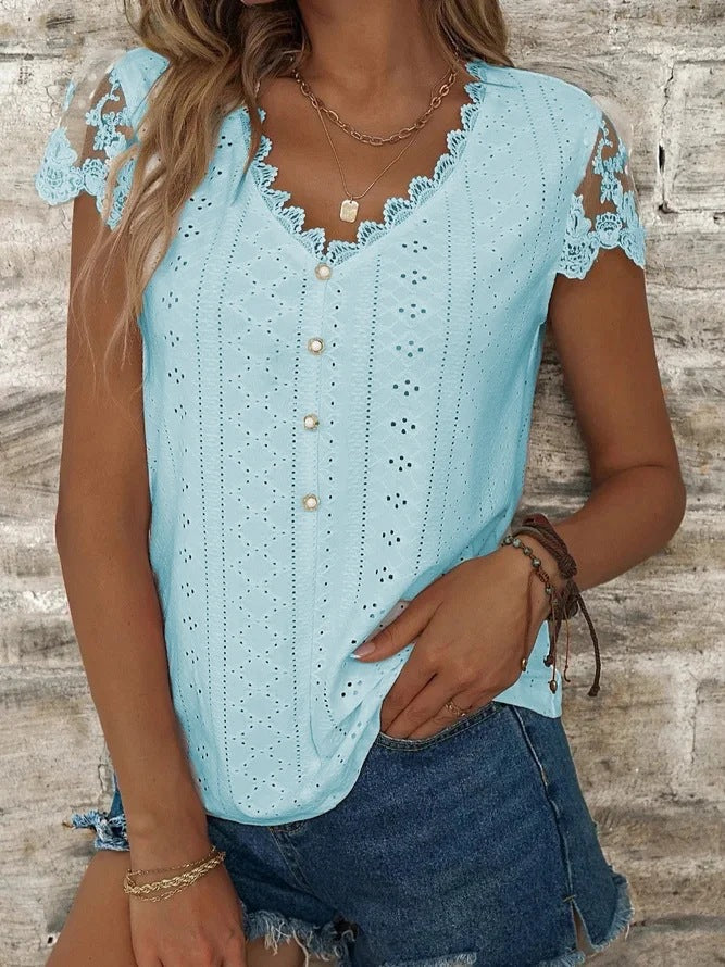 Damen Bluse mit romantischen Rüschen und einzigartiger Lochstickerei GR