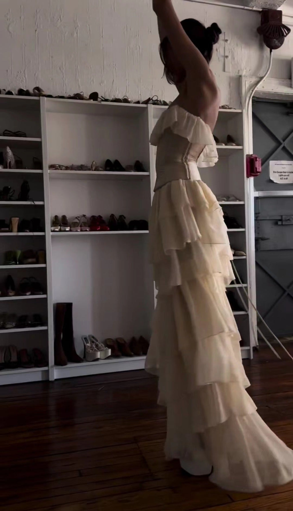 GR | Elegantes Ärmelloses Rüschentorte Kleid