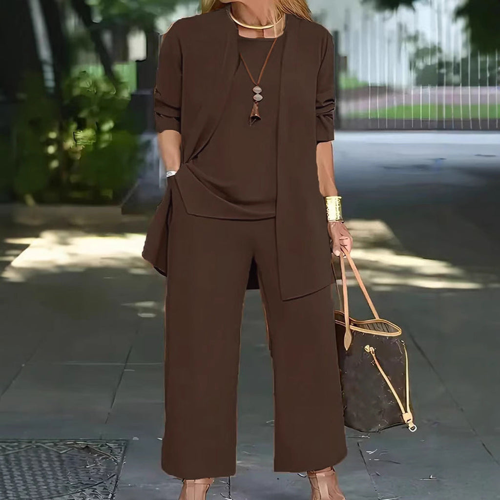 Women's elegant two-piece set with a loose-fitting jacket and comfortable trousers, size