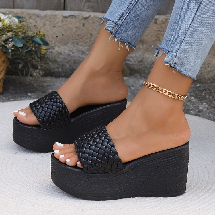 Women's wedge mules with woven upper and comfortable sole, size GR