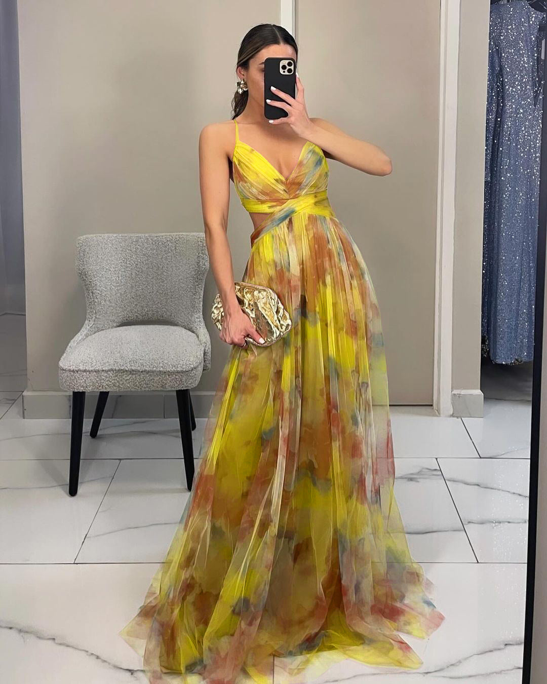 GR | Gorgeous long dress made of printed tulle with a floral boat neckline, slit side, sleeveless, elegant, vintage, evening dress for women 