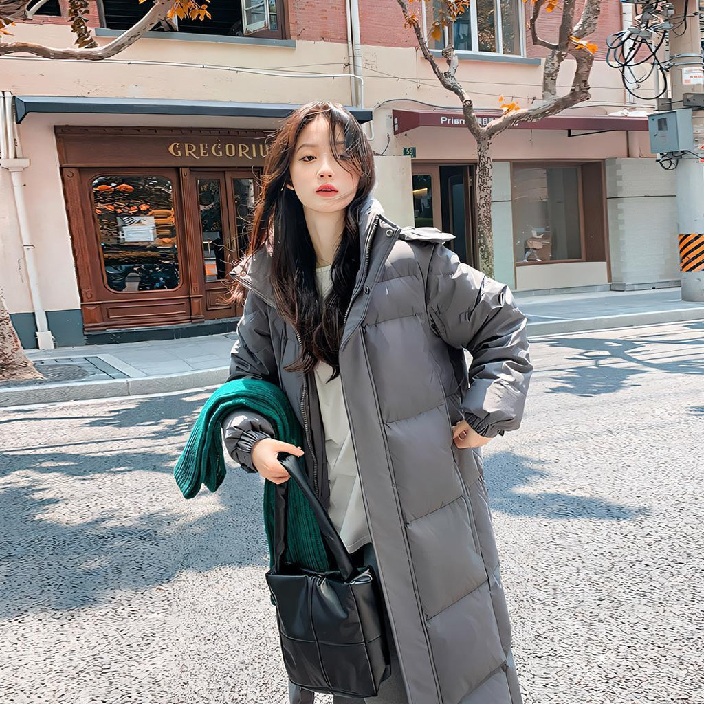 GR | Pleated coat with hood - Stylish winter clothing