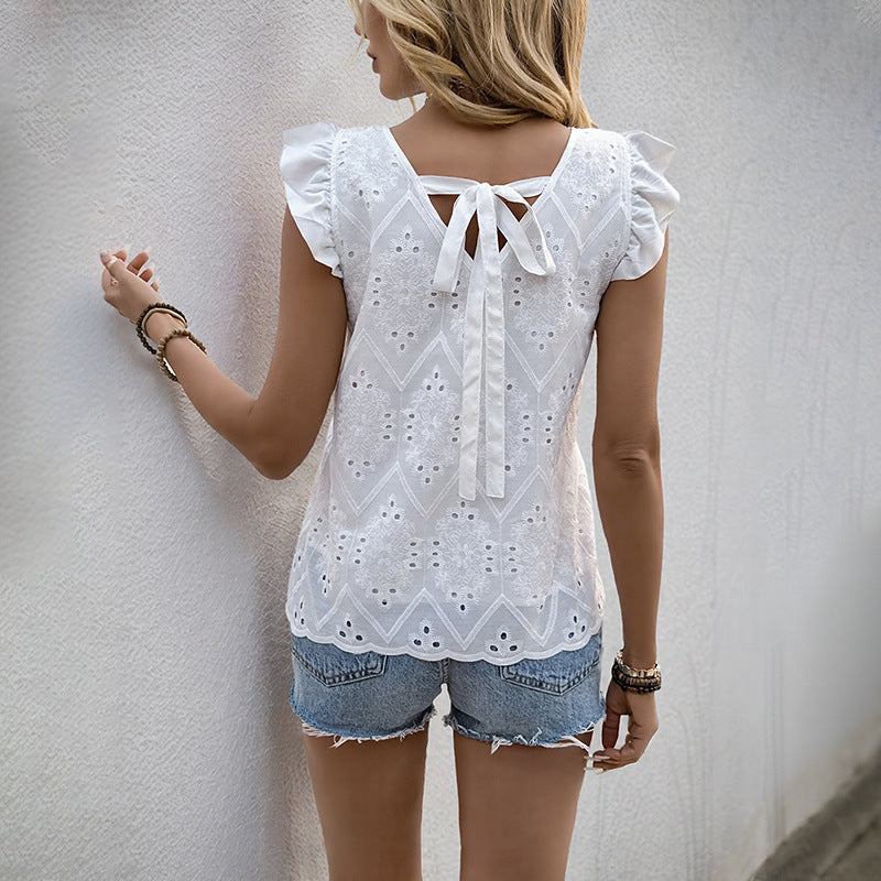 Women's top with ruffle details and elegant V-neck, size