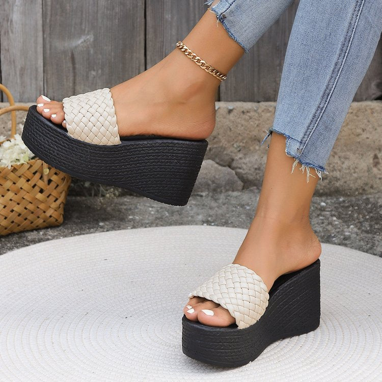 Women's wedge mules with woven upper and comfortable sole, size GR