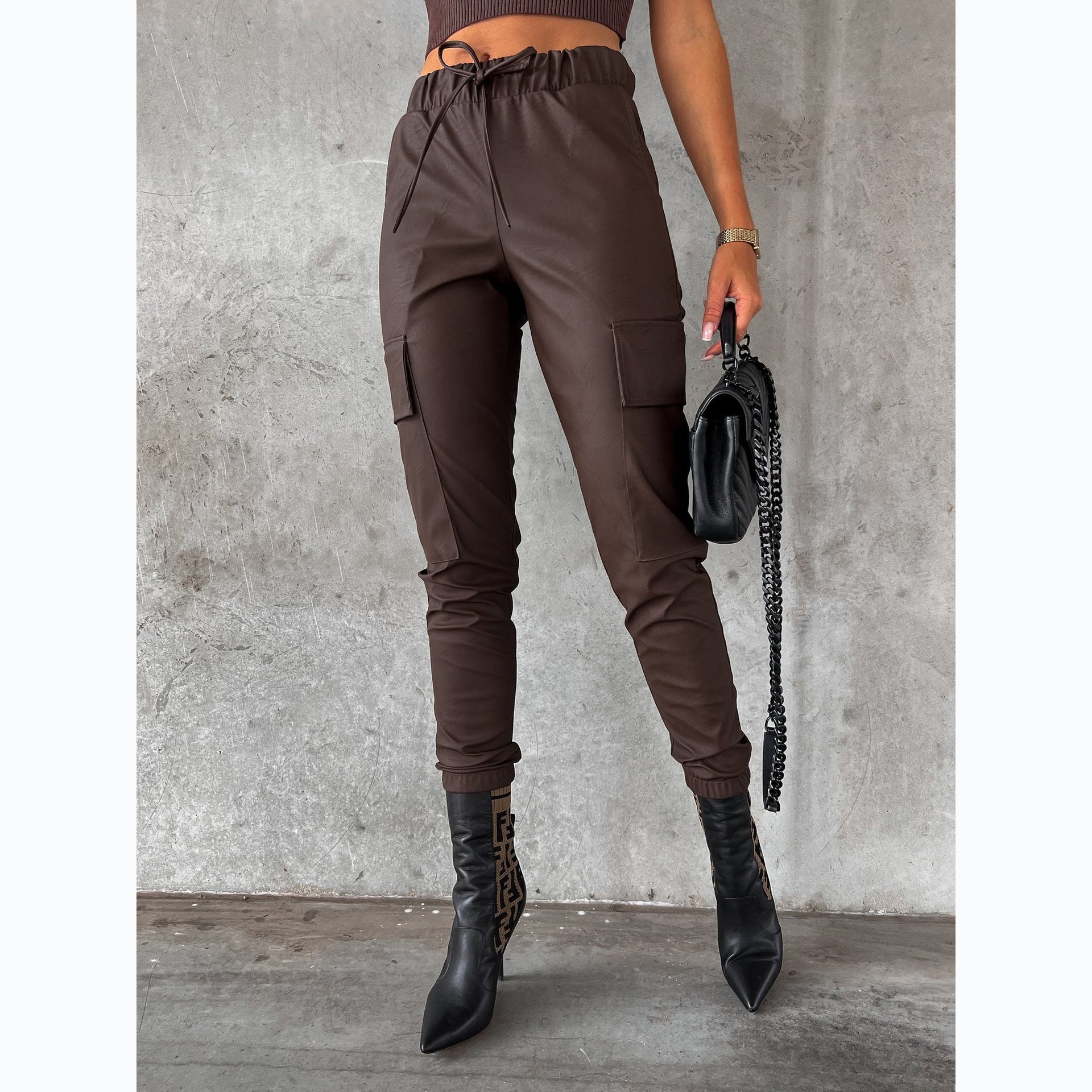 Damen Kunstleder Jogginghose mit praktischen Taschen und elastischem Bund GR