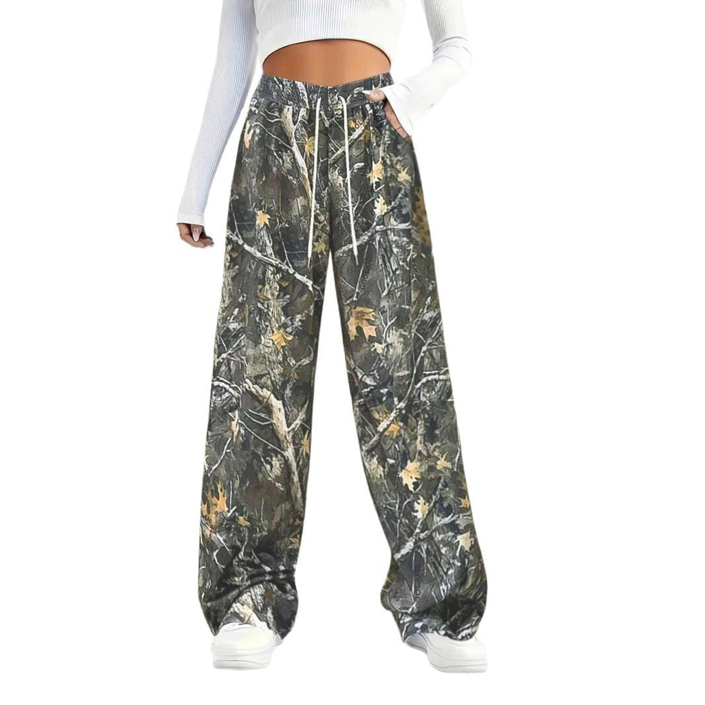Women's Comfortable Cargo Trousers in Trendy Camouflage Design, Size