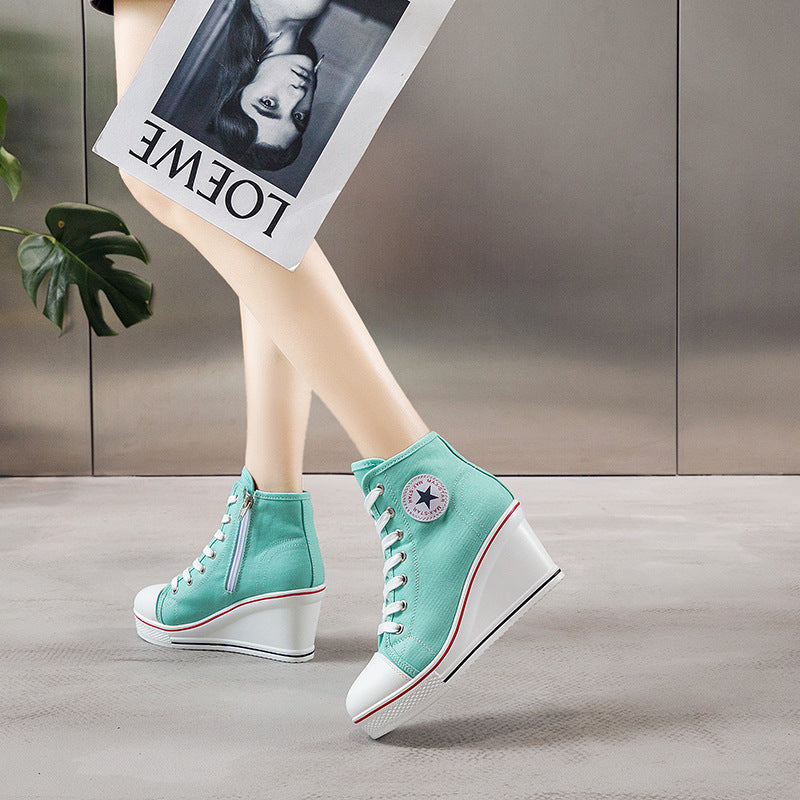 GR | Simple canvas ankle boots with love motif