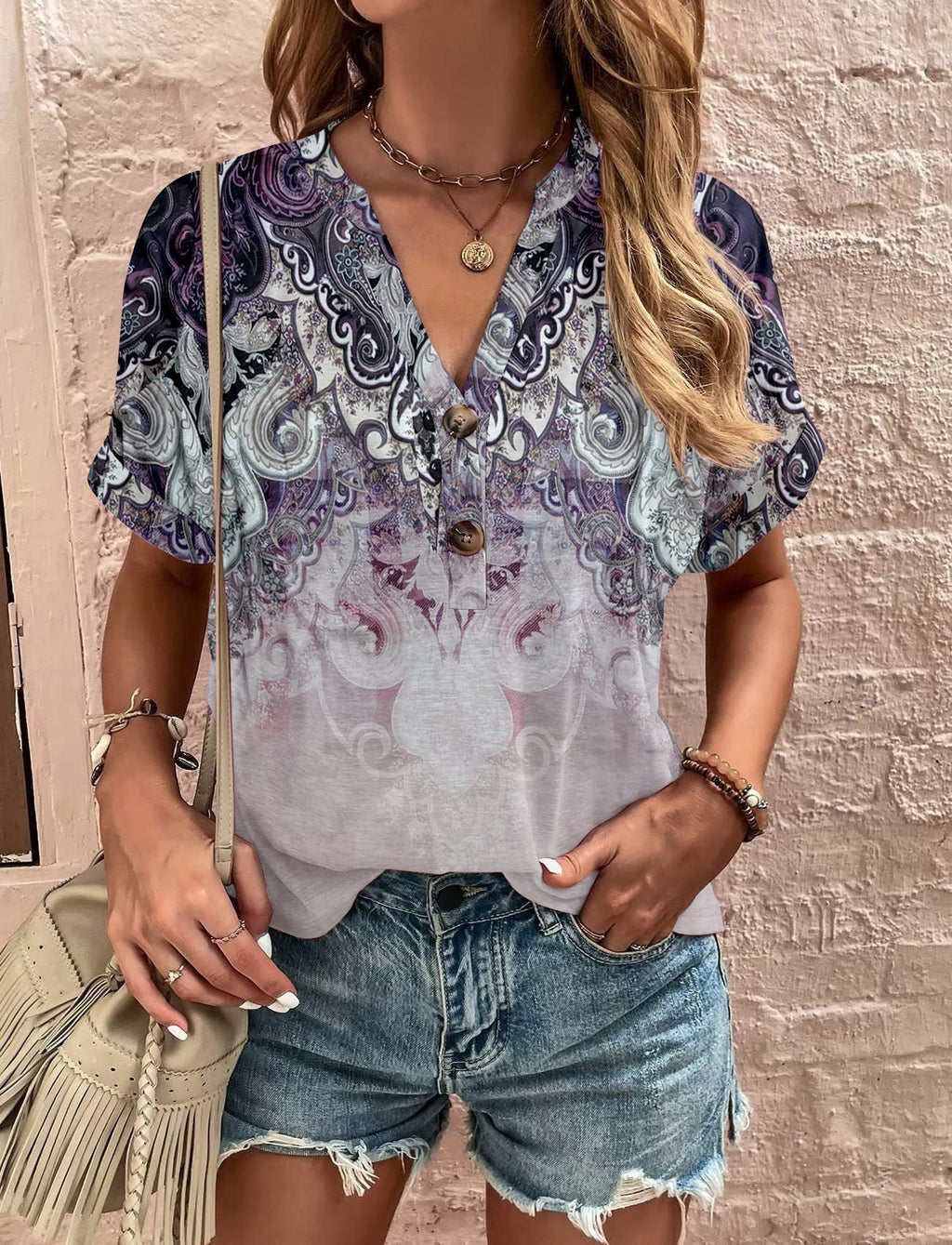 Damen lässiges kurzärmliges Blusenshirt mit verspieltem Paisleymuster und modernen Knopfdetails GR
