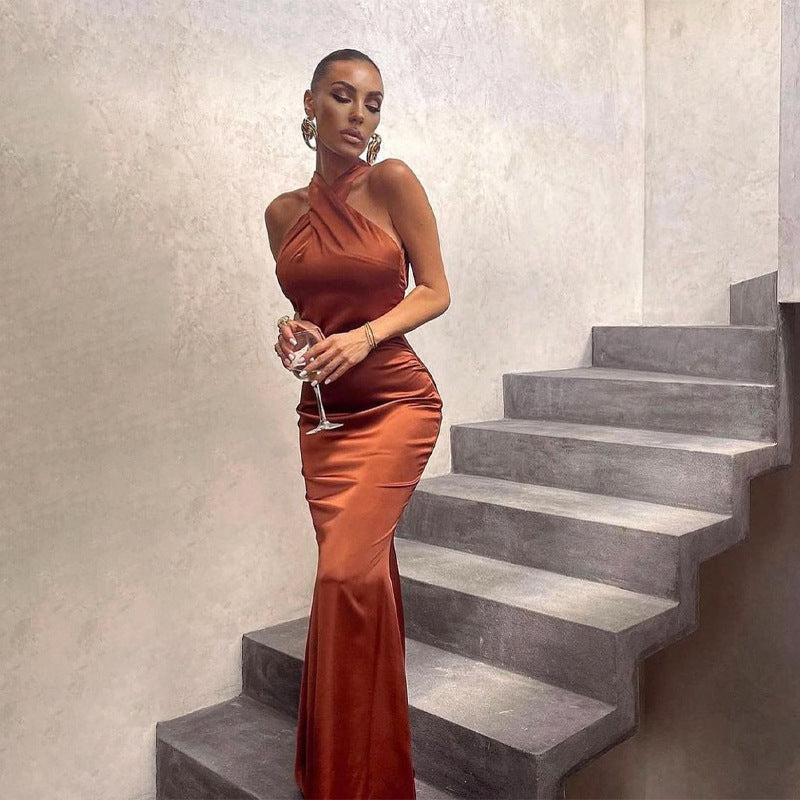 GR | Rückenfreies Kleid