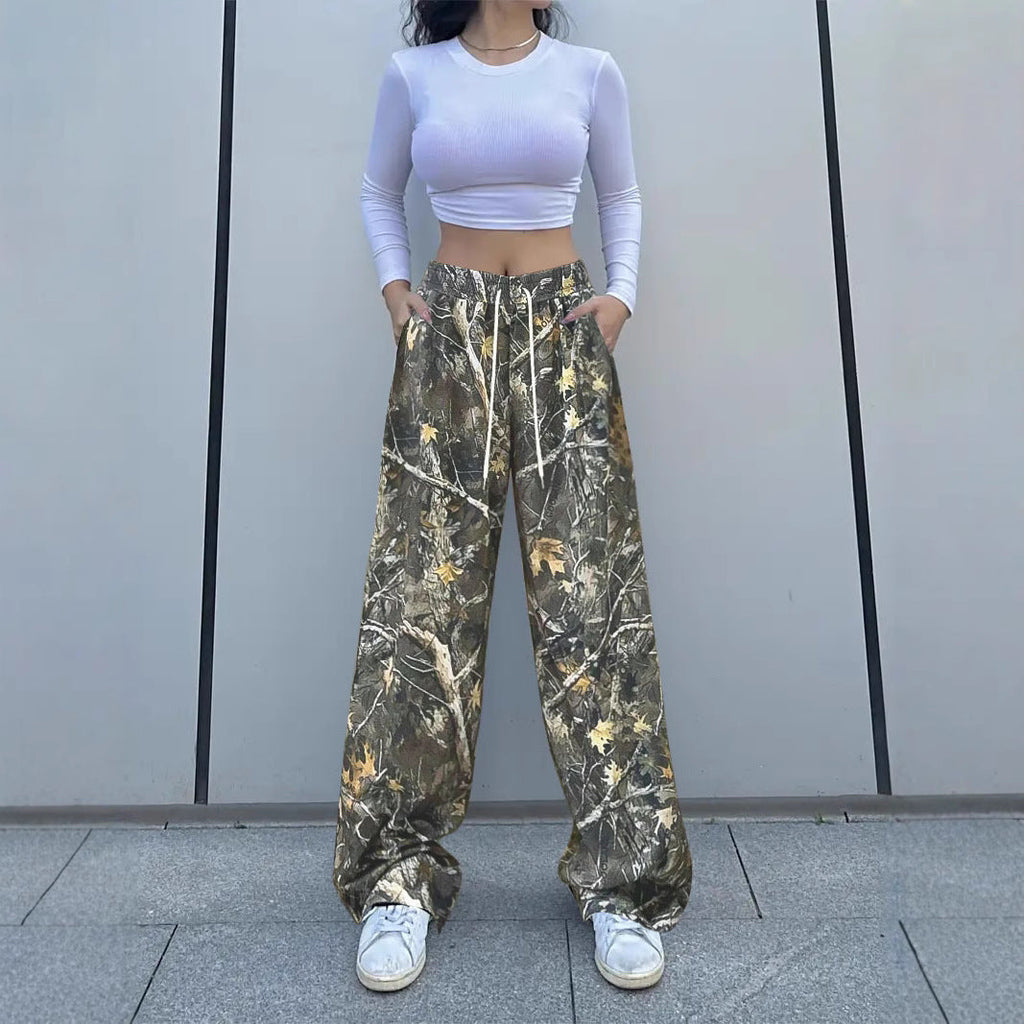 Women's Comfortable Cargo Trousers in Trendy Camouflage Design, Size