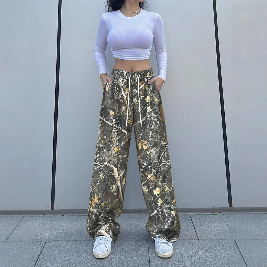 Women's Comfortable Cargo Trousers in Trendy Camouflage Design, Size