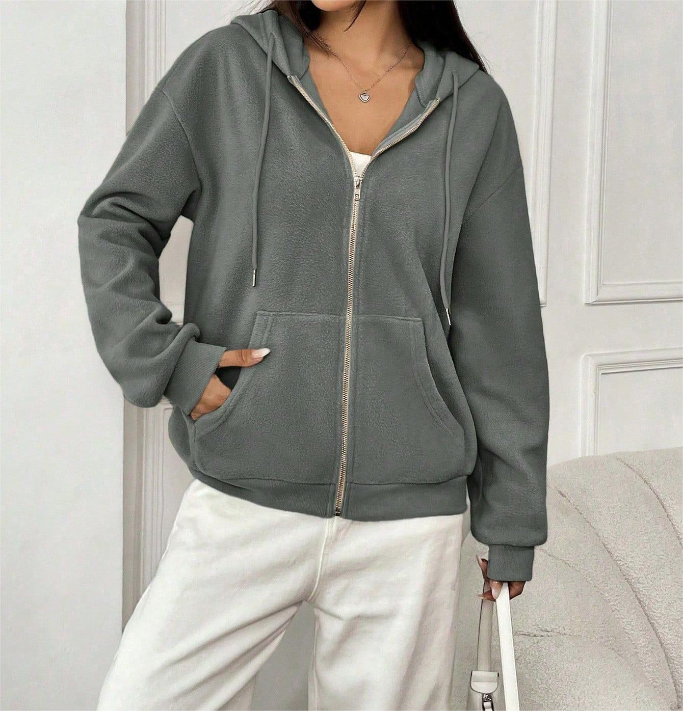 Women's fleece jacket with hood and practical pockets, size