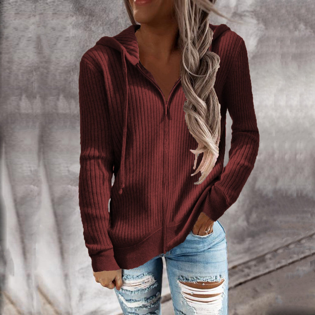 Women's hooded jacket with ribbed texture and practical pockets, size