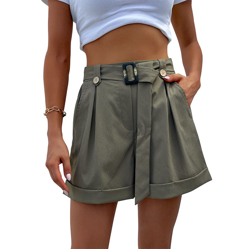 Women's shorts with an elegant waistband and fashionable pleats, size [size missing]