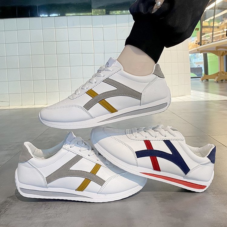 Women's sneakers in a sporty-elegant design with a comfortable sole, size GR