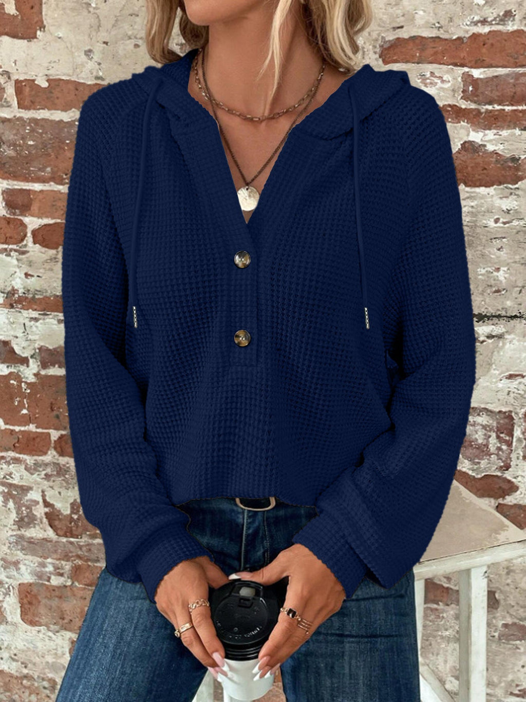 Damen cropped Kapuzenpullover mit strukturiertem Stoff und dekorativen Knöpfen GR