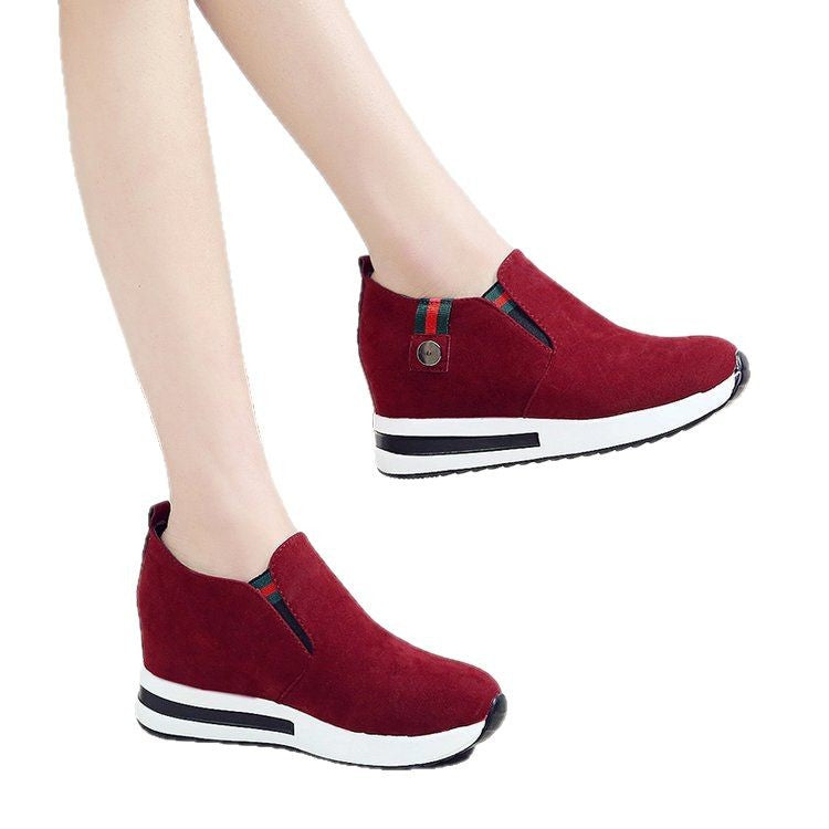 Women's wedge sneakers with a modern slip-on design and comfortable sole, size S