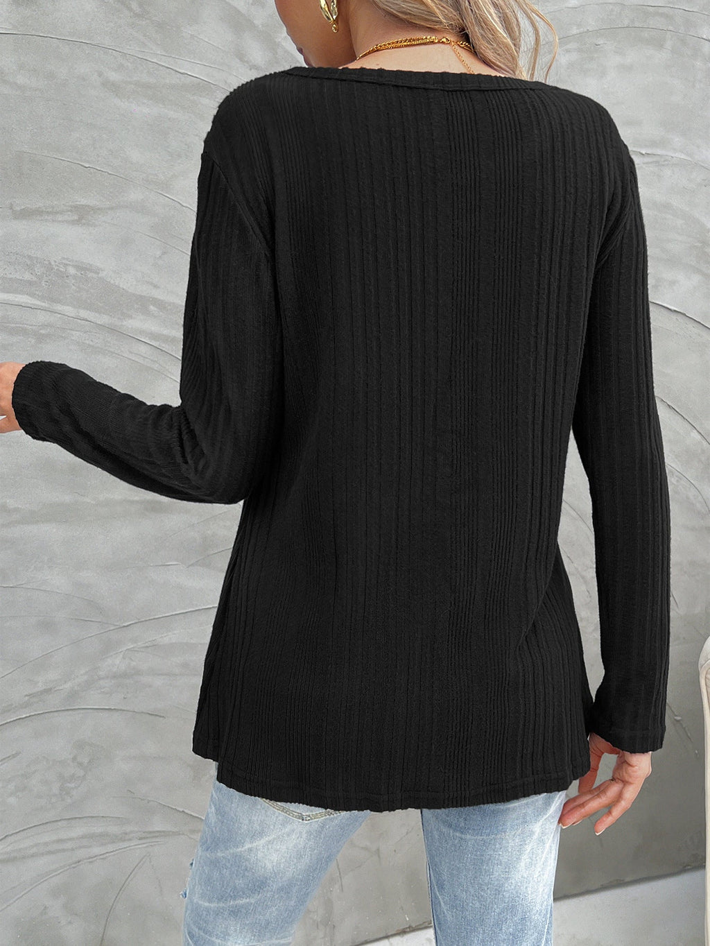 GR Black round neck slanted button knit top