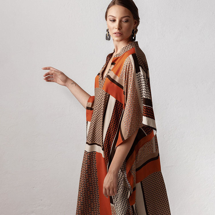 Women's kaftan with a relaxed cut and elegant V-neck, size [size missing]