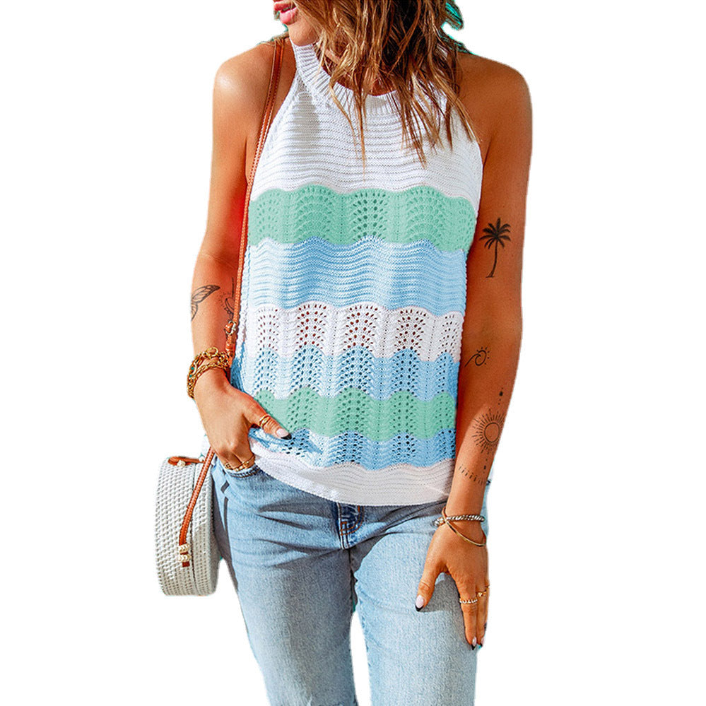 Women's casual knit top with a creative wave pattern and airy fit, size