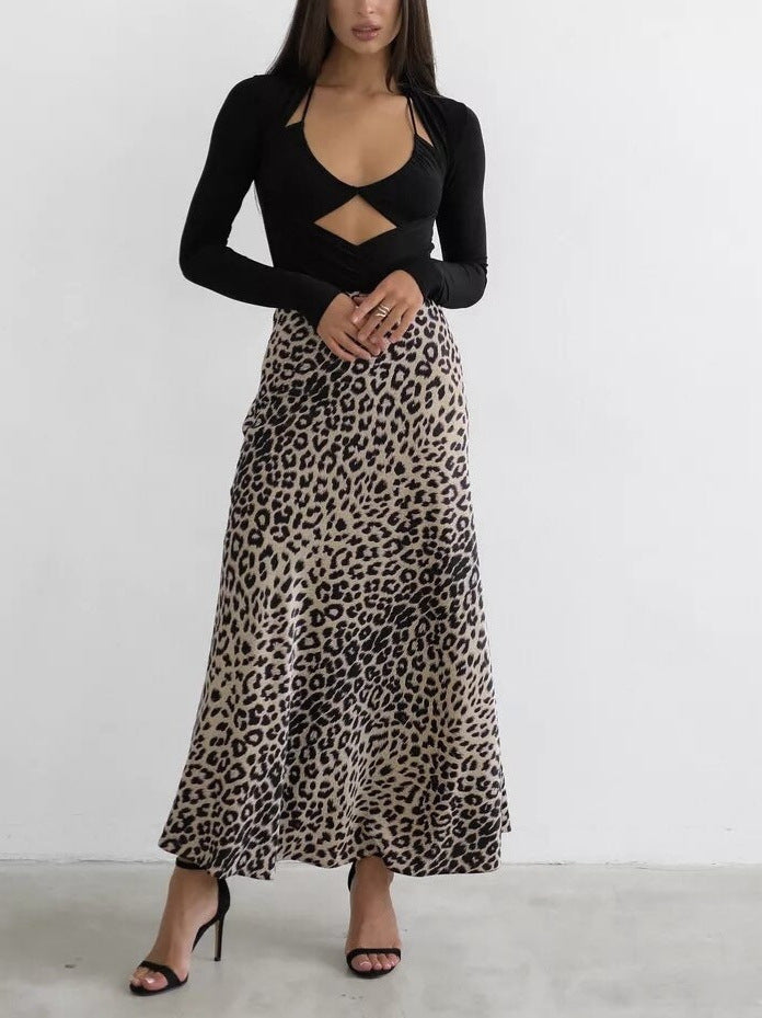 Women's figure-hugging maxi skirt with animal print and elastic waistband, size [size missing]