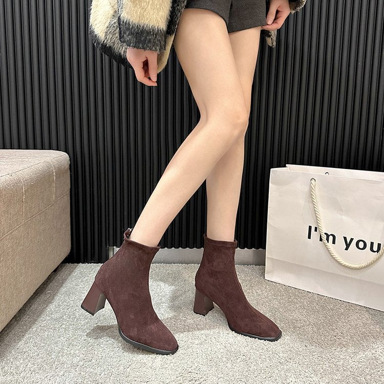 Women's ankle boots with elegant block heel and soft suede, size S