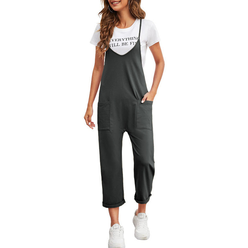 Women's relaxed jumpsuit with practical pockets and a casual cut, size S