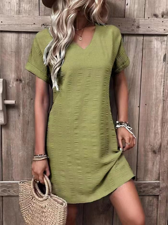 Women's casual V-neck dress with a wide cut