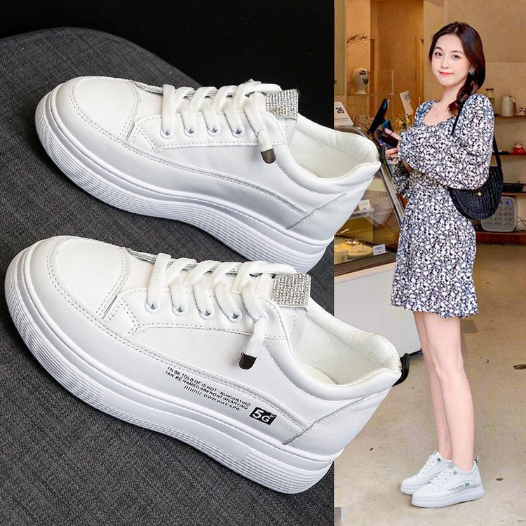 Women's sporty sneakers with non-slip sole and modern design, size S