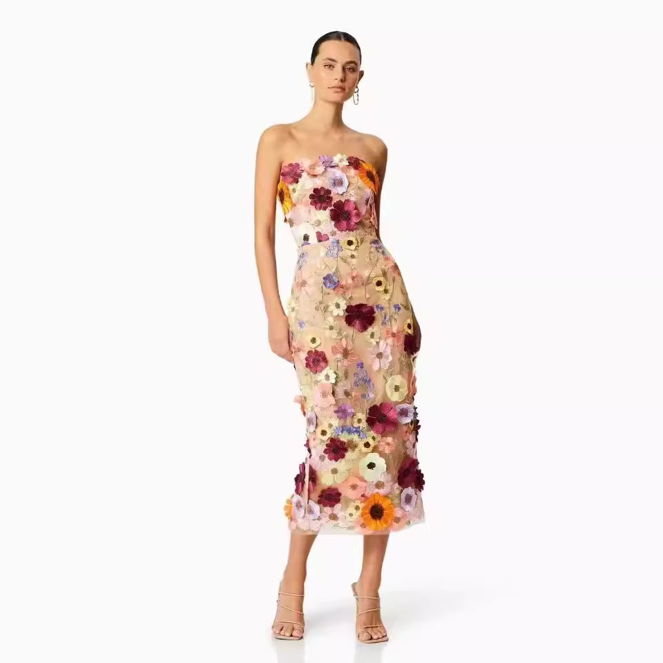 Women's dress with floral embroidery design and elegant, fitted cut, size S