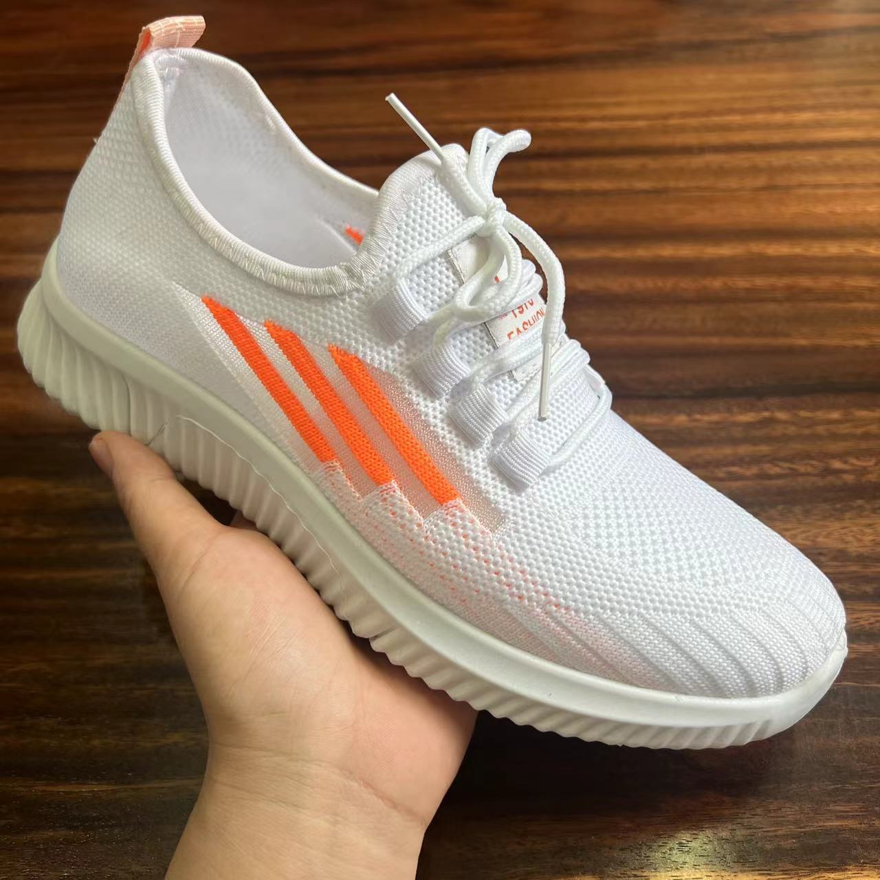 GR | Lightweight, breathable casual shoes with non-slip sole