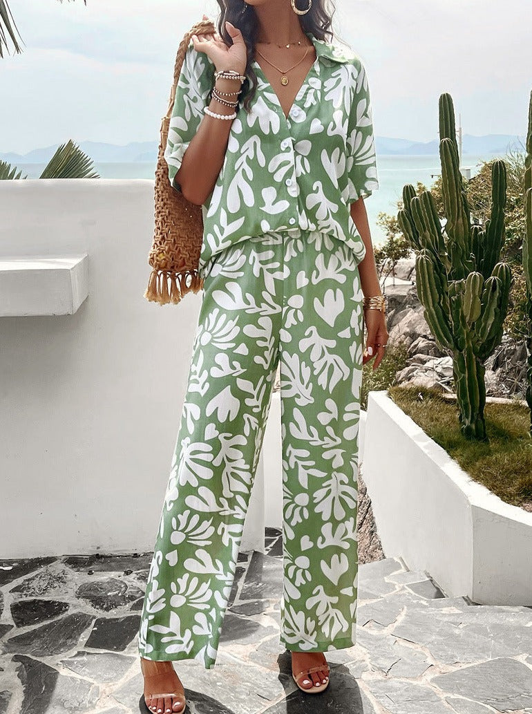 GR | Summer suit with print and short sleeves