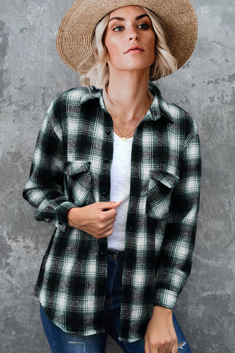 Women's checked shirt jacket made of soft flannel with practical pockets, size S
