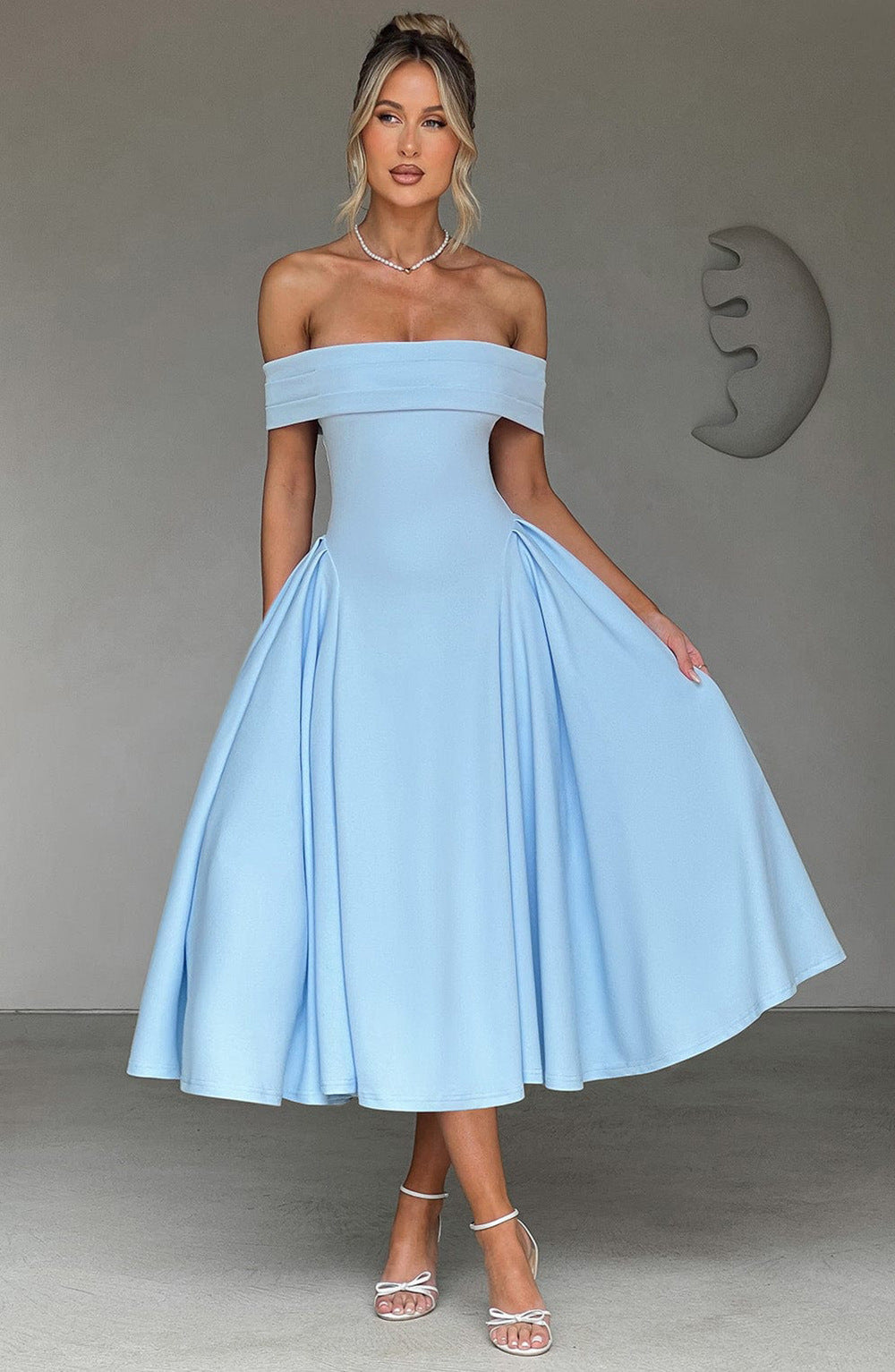 Women's elegant evening dress with off-the-shoulder design and voluminous skirt, size S