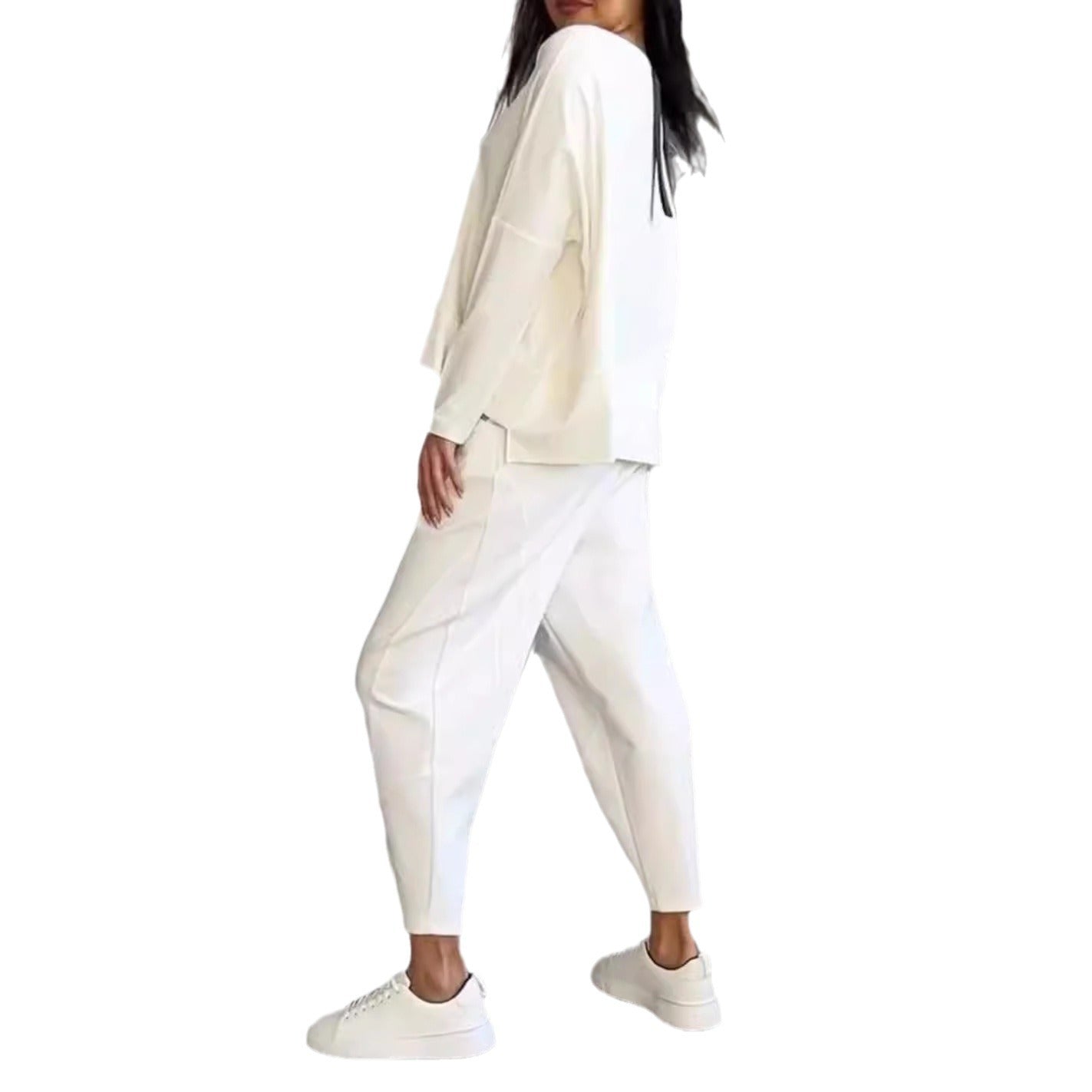 Women's casual two-piece suit with a wide cut and pockets