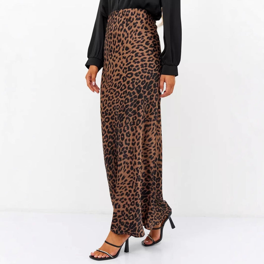 Women's figure-hugging maxi skirt with animal print and elastic waistband, size [size missing]