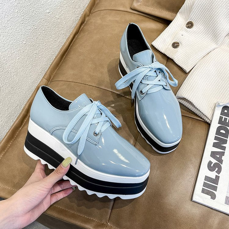 Women's fashionable platform sneakers with a chic shine and comfortable sole construction, size GR