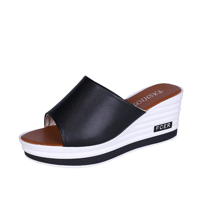 Women's wedge mules with comfortable sole and modern design, size GR