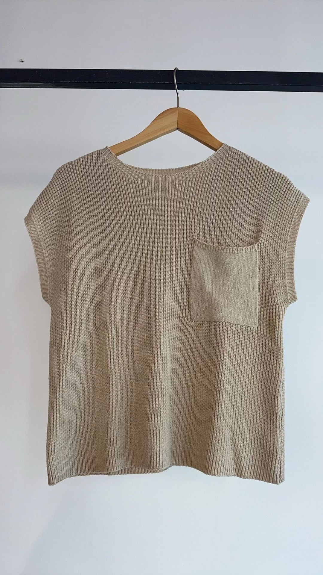 Damen lässiges Strickoberteil mit Brusttasche und luftiger Passform GR