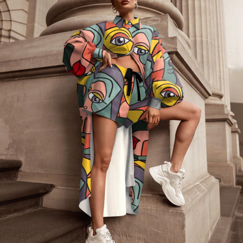 Women's oversized shirt with graphic print and shorts combination, size S