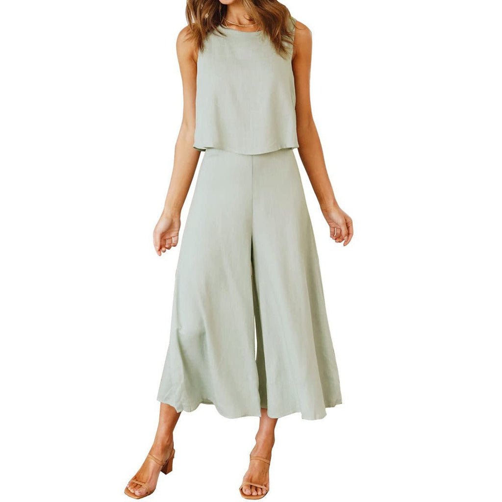 Women's airy jumpsuit with flared leg and sleeveless design, size S