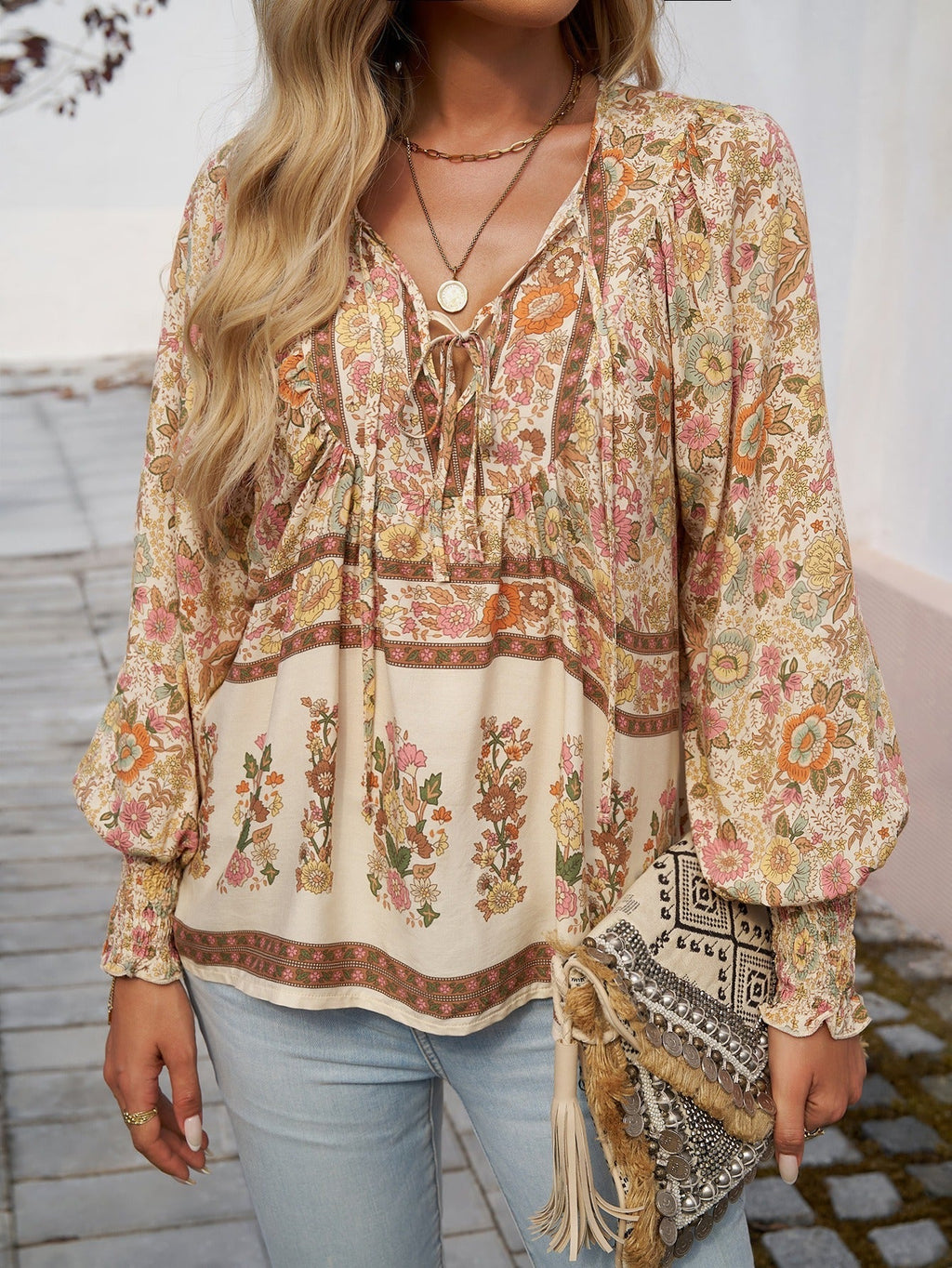 Women's blouse shirt with floral design and casual cut, size S