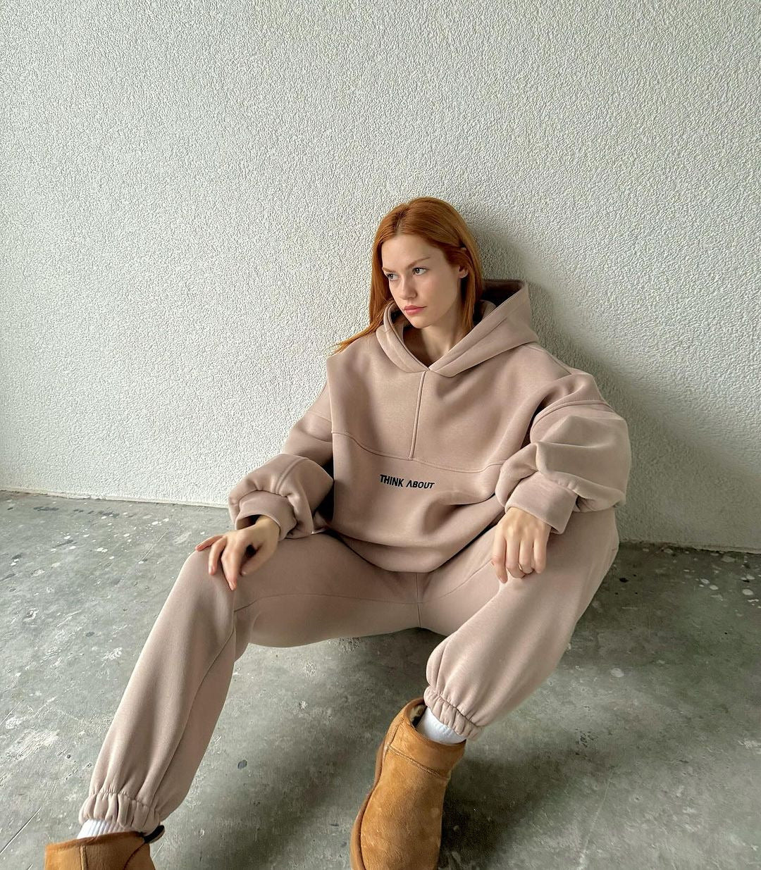 Damen bequemer Hoodie mit weitem Schnitt und praktischen Kängurutaschen GR