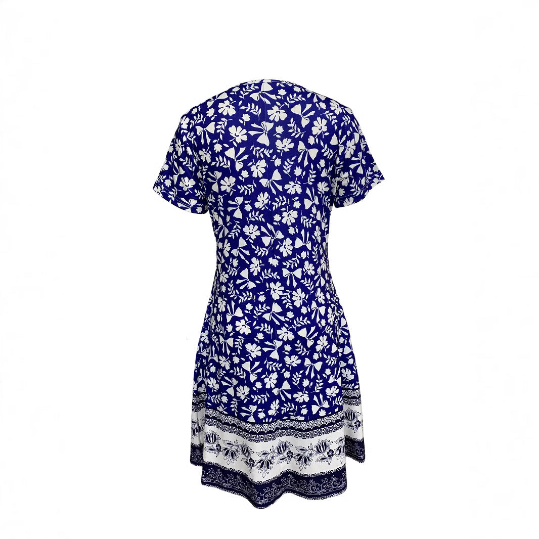 Women's casual dress with playful floral print and practical pockets, size